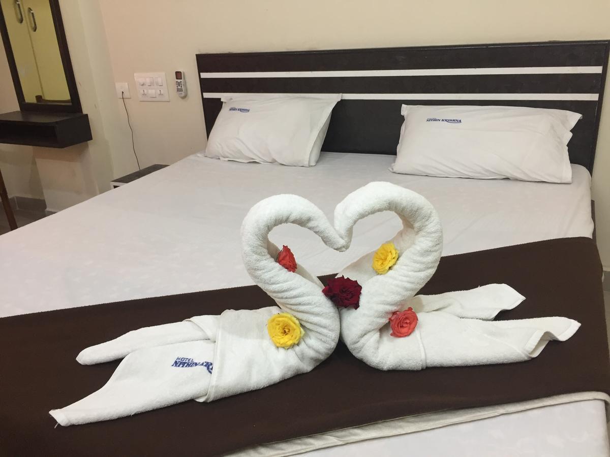 Hotel Nithin Krishna Tirupati Exterior foto