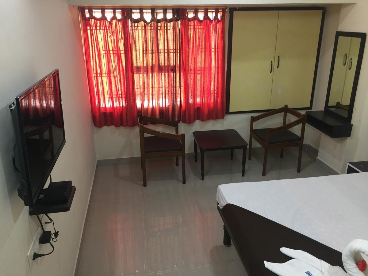 Hotel Nithin Krishna Tirupati Exterior foto
