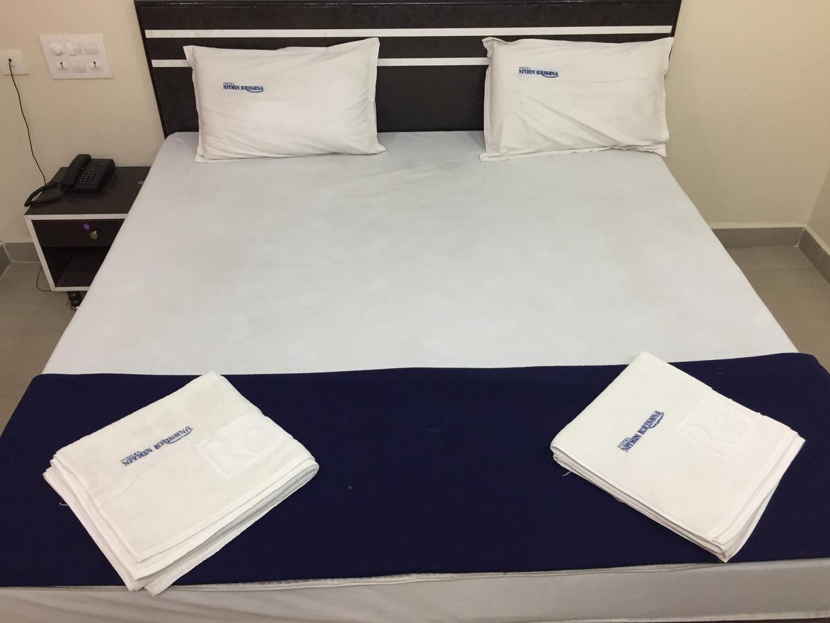 Hotel Nithin Krishna Tirupati Exterior foto